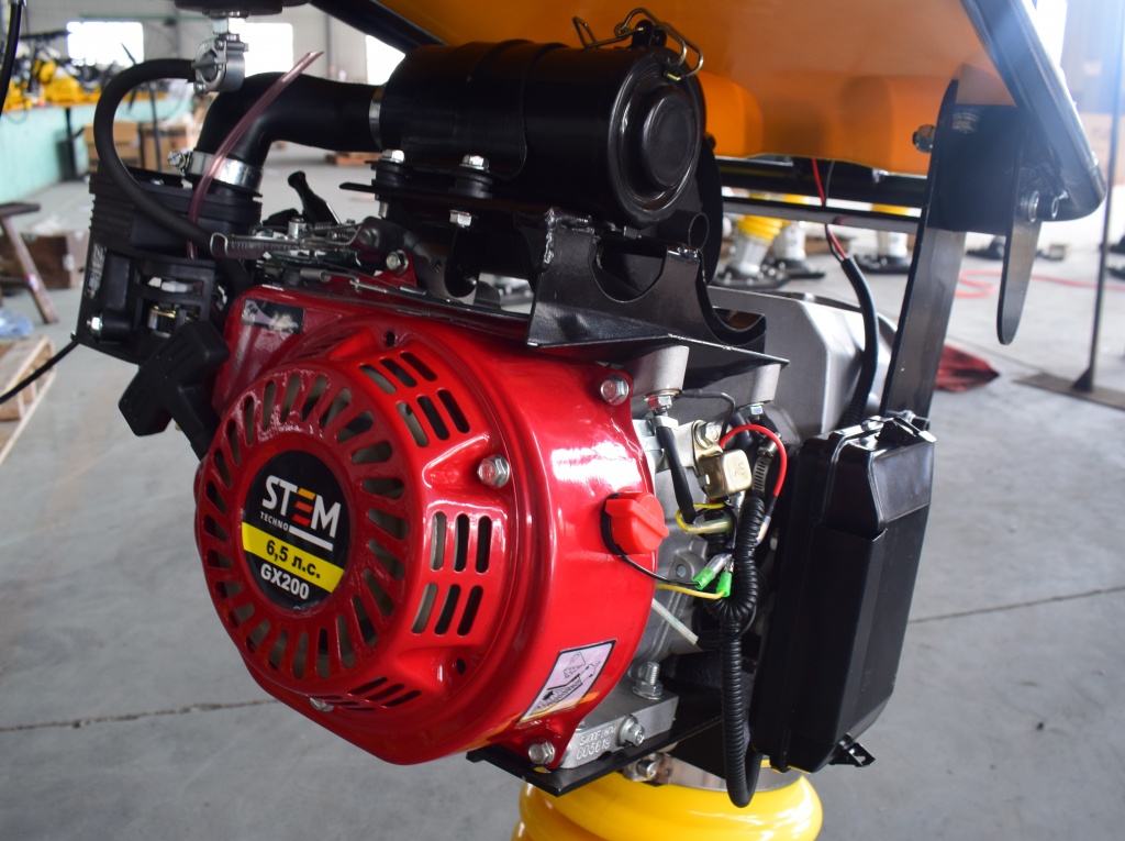 Вибротрамбовка бензиновая STEM Techno STR 82, изображение 1